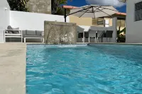 Casa Tesoro-pool home. Walk to beaches/restaurants
