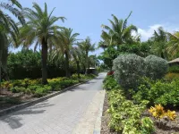 Family friendly condo located in Pineapple Village.