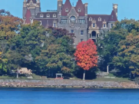 Capt. Thomson's Resort Hotels in Jefferson County