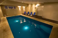 Hotel Dorá - ที่มีสระว่ายน้ำ