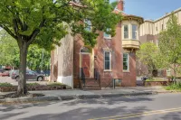 Walk to Restaurants and Shops Apt in Pennsylvania!