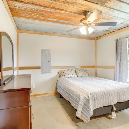 5 Mi to Lake Barkley: Secluded Retreat in Kuttawa