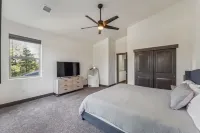 Scenic Golf Retreat With Modern Comforts & Fireplace 4 Bedroom Townhouse - Balkon