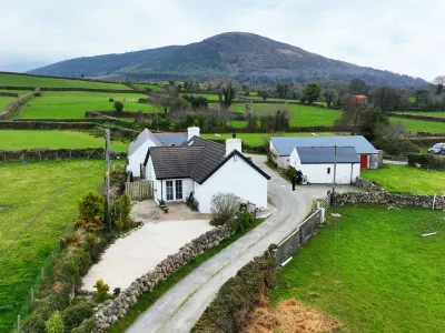 Carol Cottage - Mourne Mountains Hotels in 