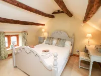 Kempshill Cottage Hotels in Buxton