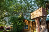Log Cabin Motel - Bãi đậu xe