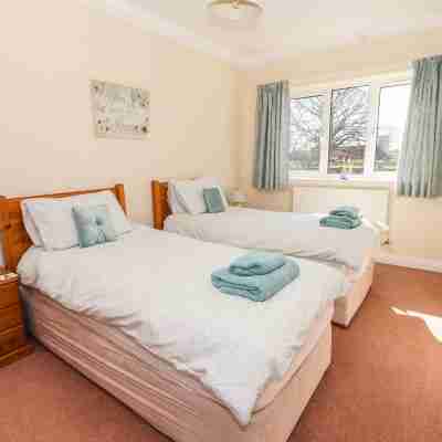 Middlegate Rooms