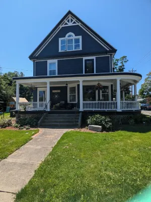 Rose & Thistle Bed & Breakfast Hotels in Lunenburg County