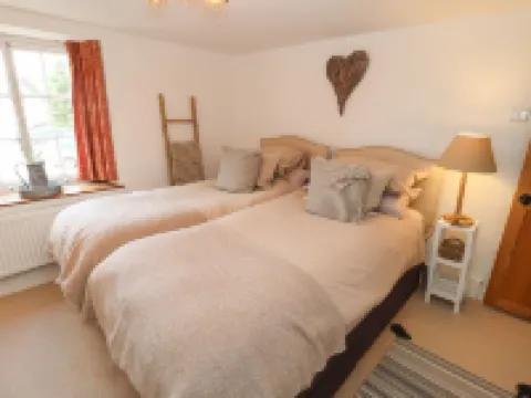 Hobbes Cottage Hotels in Malmesbury