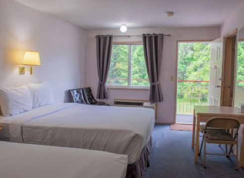 Super 8 by Wyndham Clearwater BC