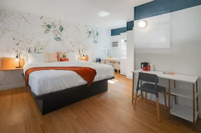 Birches Motel Hotels in der Nähe von Wilton Town Gavin Park