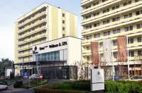 Vestina Wellness & Spa Hotel فنادق في 