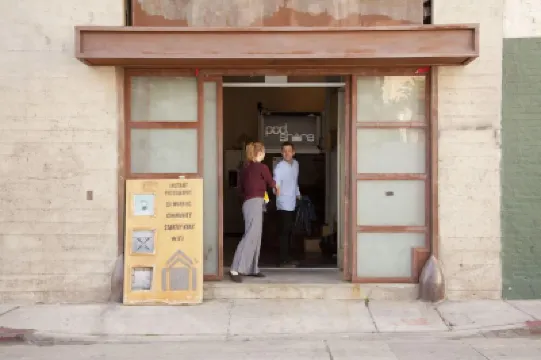 PodShare Hollywood Hotels near Hollywood Walk of Fame