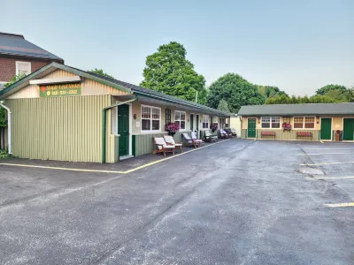 Maple Leaf Motel Hoteles cerca de Goderich Lighthouse