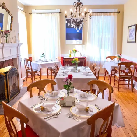 Hummingbird Inn