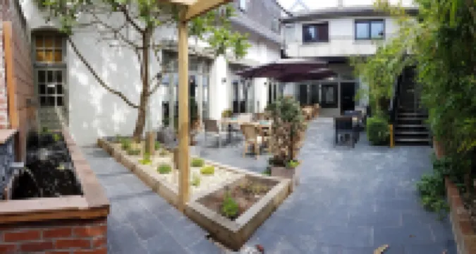 Logis - Hostellerie & Restaurant du Marché - 2-Star
