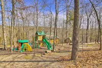 Cabin Retreat on Table Rock Lake w/ Fire Pit!