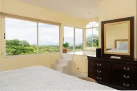 LARGE VILLA WITH STUNNING OCEAN VIEW AND PRIVATE POOL