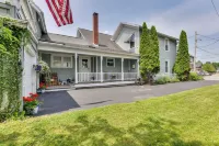 Bemus Point Vintage Suite w/ Soaking Tub & Kitchen