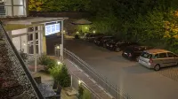 Hotel im Kornspeicher - parking