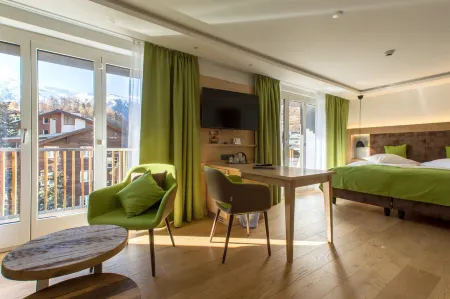 Hotel Bristol Отели рядом со станцией Риффелап