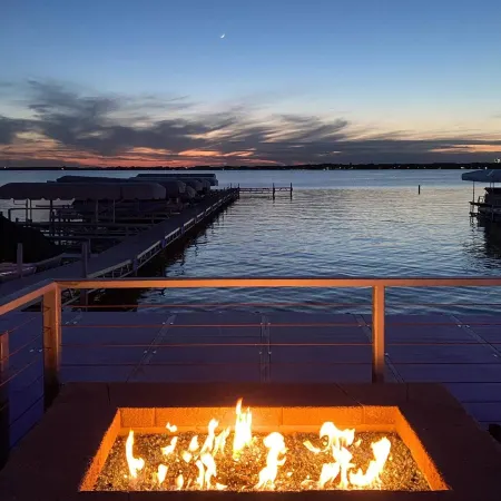 Lakeside Inn Отели в г. Клир Лейк