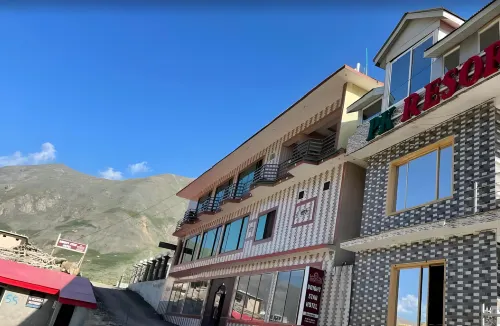 Bright Star Hotel and Restaurent Hotels in Batakundi