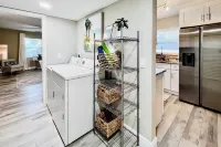 Cozy Sarasota Retreat - 3 Blocks to the Coast! - Spa