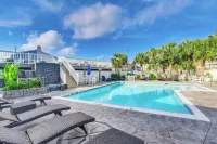 Romantic Galveston Retreat Bay View, Pool Access! - Huoneistot