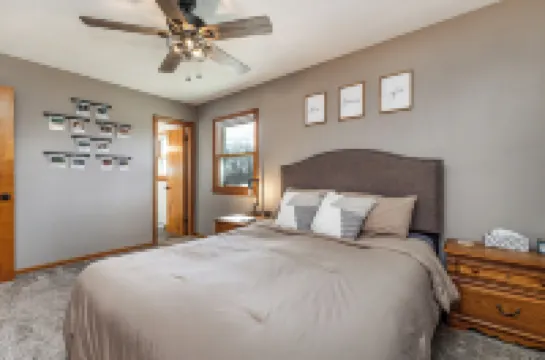 Charming 3 Bedroom 2.5 Bathroom House centrally located in Dubuque IA.