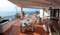 Due Relais - Panoramic Sea View Suites