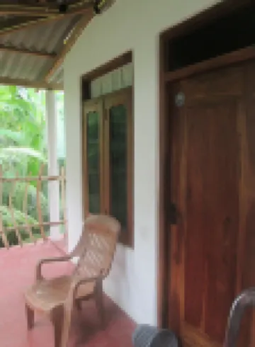 Dhanushka Guest House
