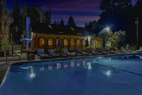 Surrey Resort - Pool