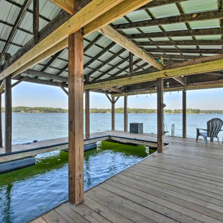 Dreamy Lake Norman Cottage w/ Panoramic Lake Views