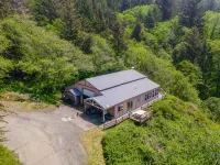 Beach Bungalow at Crook Point Hotels in Gold Beach