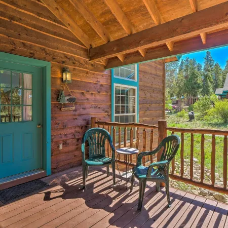 6 Mi to Turquoise Lake: Retreat w/ Covered Deck!