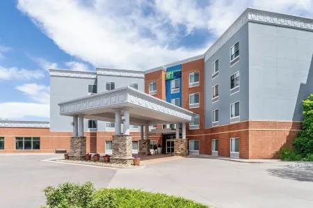 Holiday Inn Express & Suites DENVER NORTH - THORNTON by IHG