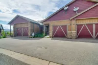 Winter Park Chalet w/ Hot Tub + Free Shuttle! - Pet friendly