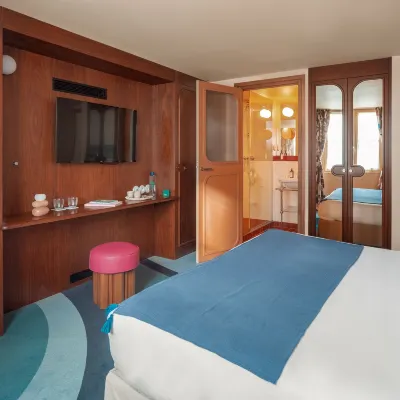 Hotel Saint-André des Arts โรงแรมใกล้จัตุรัสปลาซโดฟีน