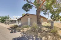 Dog-Friendly Bullhead City Home - Walk to Beach!