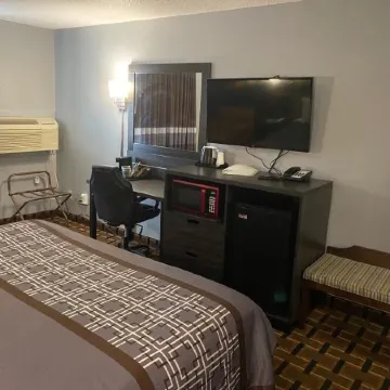 Faribault Hometown Inn & Suites