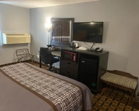 Faribault Hometown Inn & Suites Hotels in Faribault