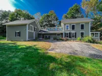 Outdoor Hot Tub and Cozy Living Space - Charming Farmhouse Retreat