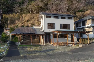 Dougashima Land Hopia Hotels near Tōmyōgasaki