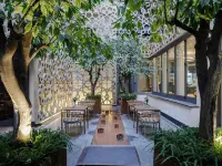 EME Catedral Mercer Hotel Hotels near Edificio La Adriatica