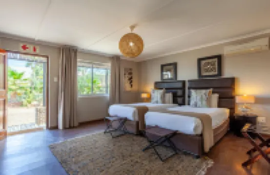 Inverdoorn Game Reserve Lodge
