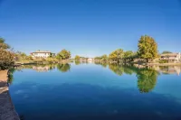Saguaro Heaven, Charming 4-Bedroom + Sleeping Sofa, WiFi,AC in  Sahuarita AZ