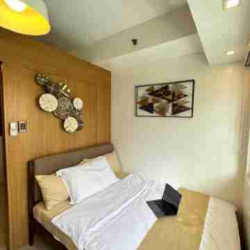 Luxury Staycation at Prime Location Mall of Asia Shell Residences Pasay Tower C Rooms