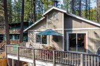 Stylish Truckee Retreat Deck, Near Lake & Skiing Moraine by Avantstay