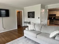 Newly renovated- 2.5 mi to Downtown Riverfront